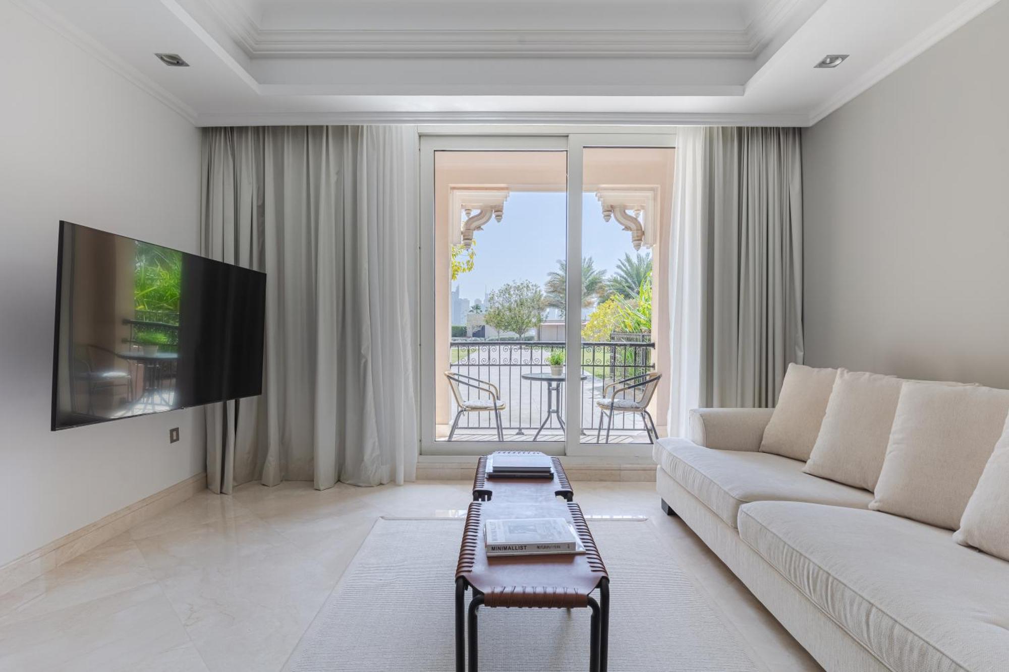 1-bedroom With Pool Apartment Dubai