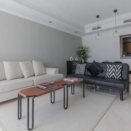 1-Bedroom Apartment With Pool Dubai Room photo